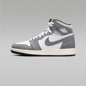 NWT/Air Jordan 1 High OG
Big Kids' Shoes 6Y